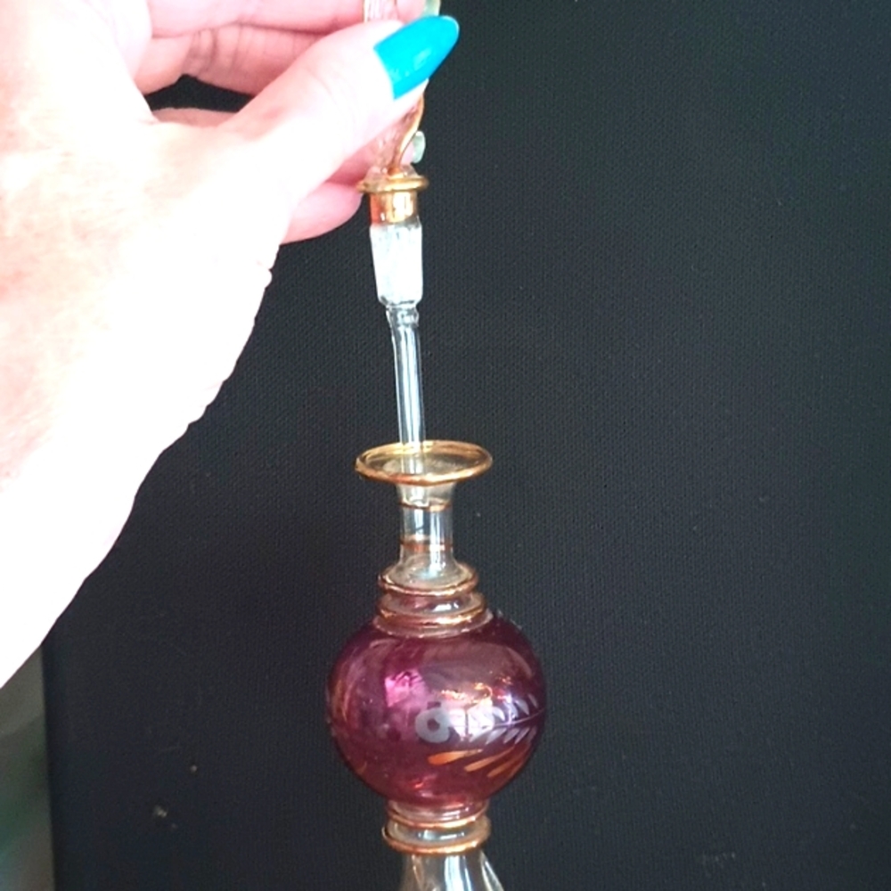 Vintage Perfumer View 5
